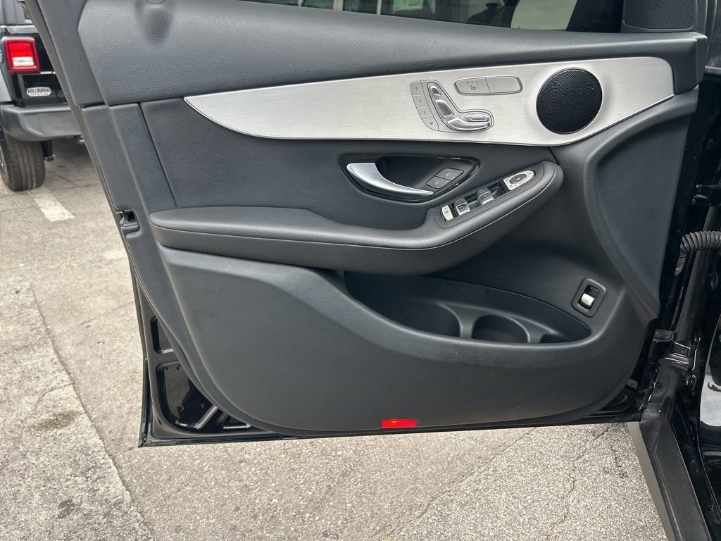 Used 2022 Mercedes-Benz GLC 300 image 31