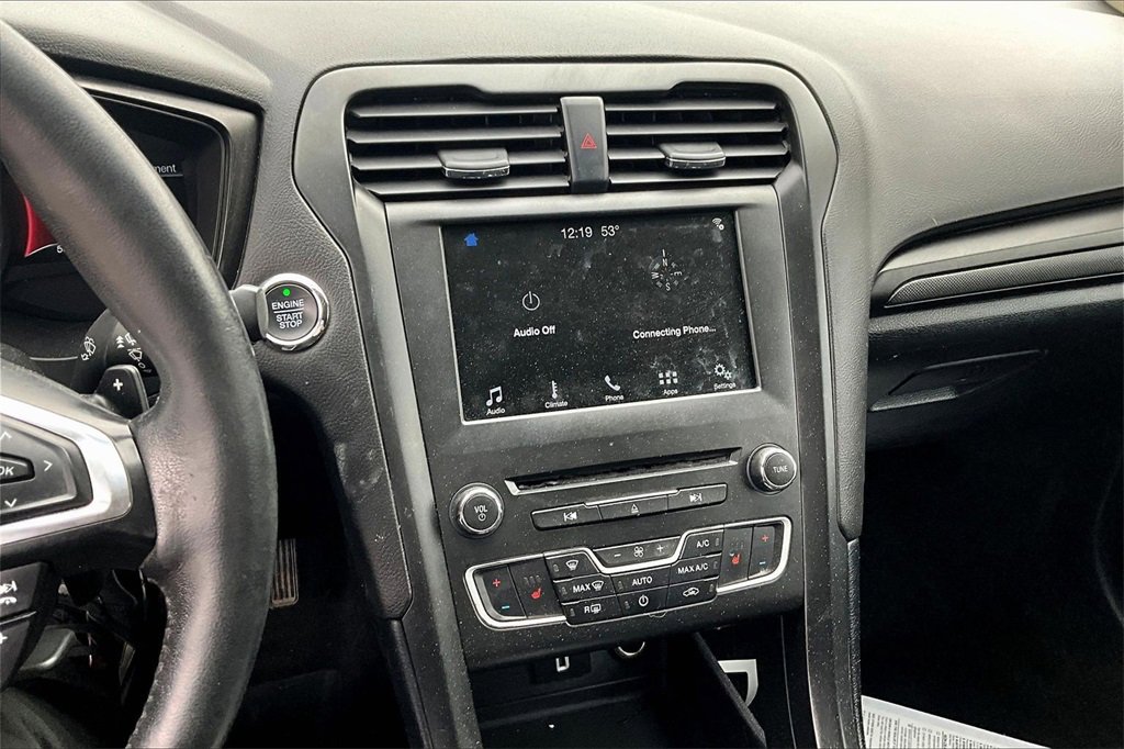 Used 2018 Ford Fusion SE w/ Equipment Group 201A image 26