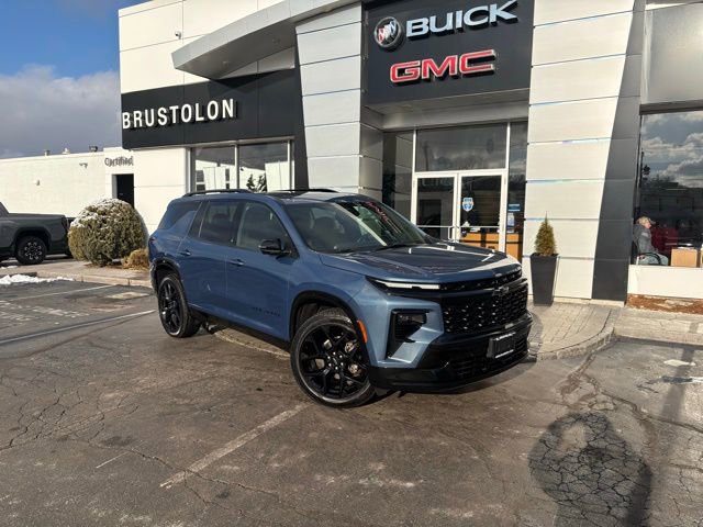 Used 2024 Chevrolet Traverse RS image 2