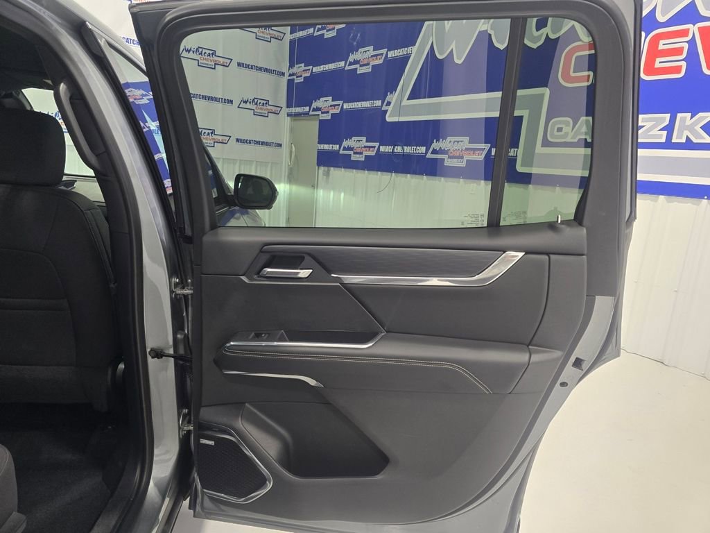 Used 2025 GMC Acadia Elevation image 25