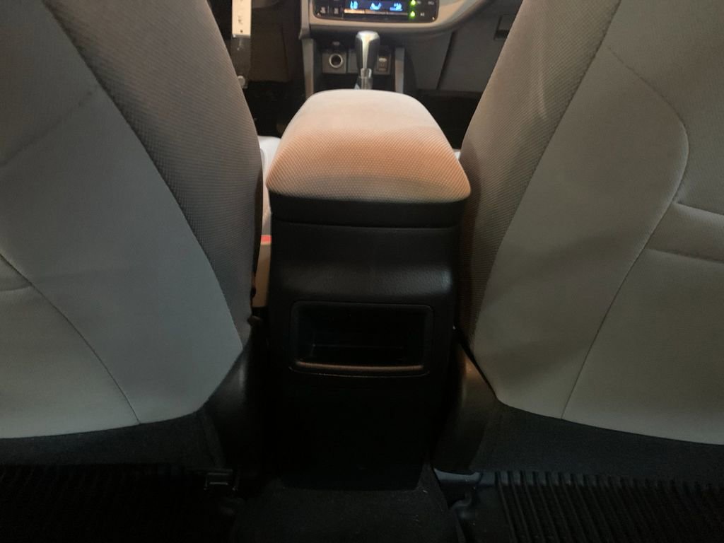 Used 2019 Toyota Corolla LE FWD image 15