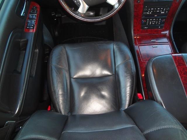 Used 2011 Cadillac Escalade Premium AWD/4WD image 20