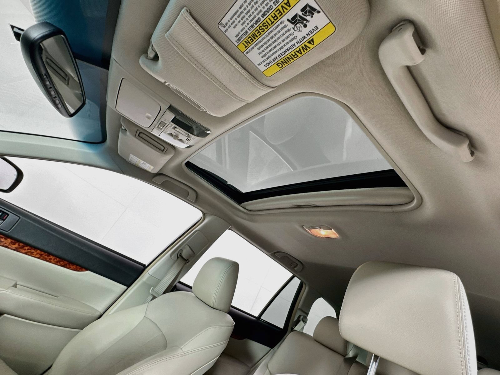 Used 2012 Subaru Outback 2.5i Limited w/ Moonroof Pkg AWD/4WD image 15