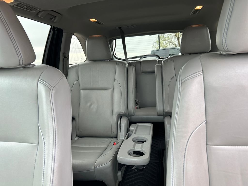 Used 2016 Toyota Highlander XLE image 6