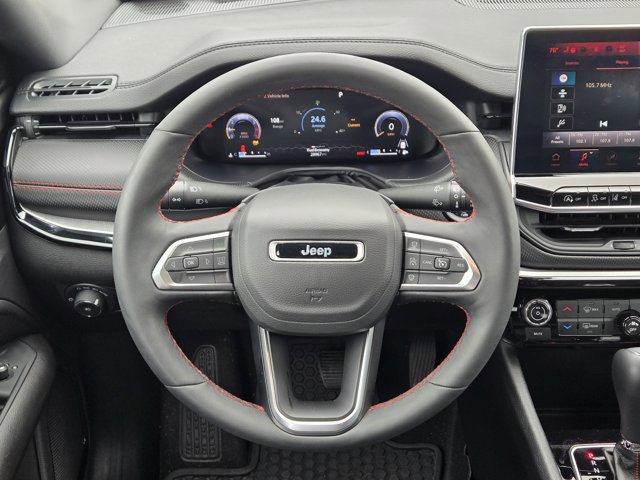 Used 2025 Jeep Compass Trailhawk w/ Trailhawk Elite Group AWD/4WD image 19
