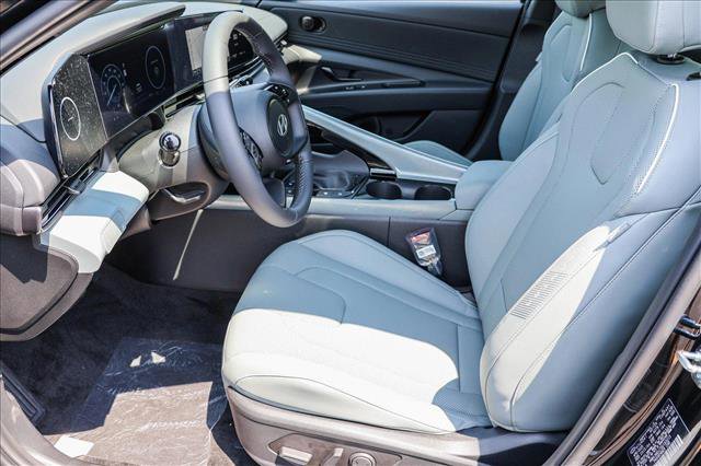 New 2025 Hyundai Elantra Limited image 11