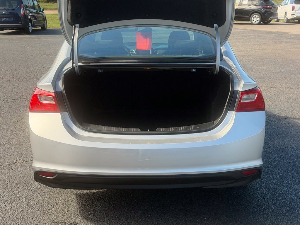 Used 2018 Chevrolet Malibu LT FWD image 8