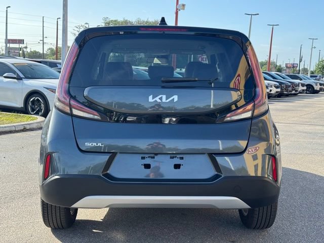 Certified 2025 Kia Soul LX w/ LX Technology Package FWD image 4