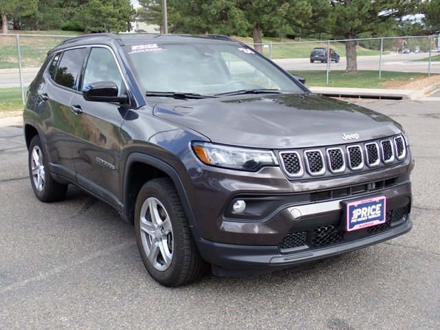 Used 2024 Jeep Compass Latitude AWD/4WD image 6