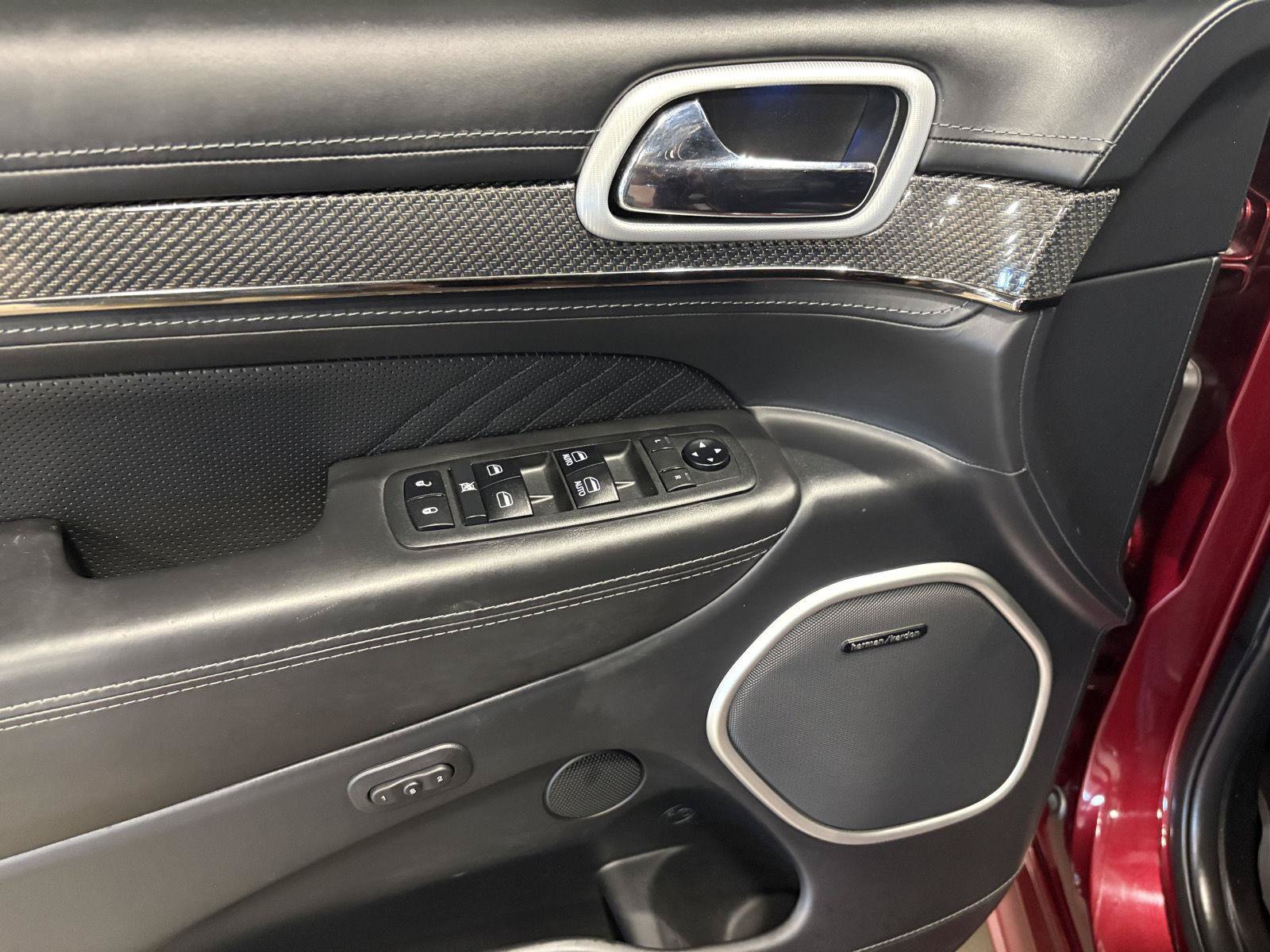 Used 2018 Jeep Grand Cherokee Trackhawk AWD/4WD image 8