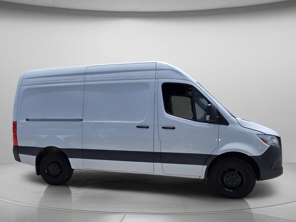 Used 2025 Mercedes-Benz Sprinter 2500 image 4