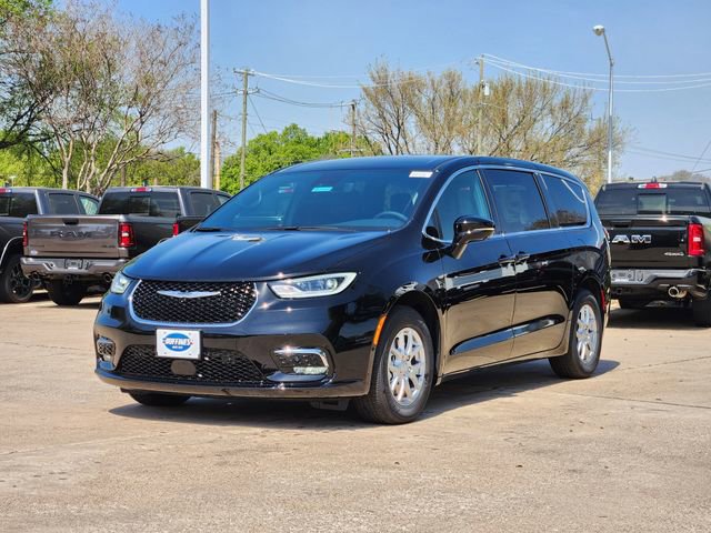 New 2026 Chrysler Pacifica Select FWD image 2