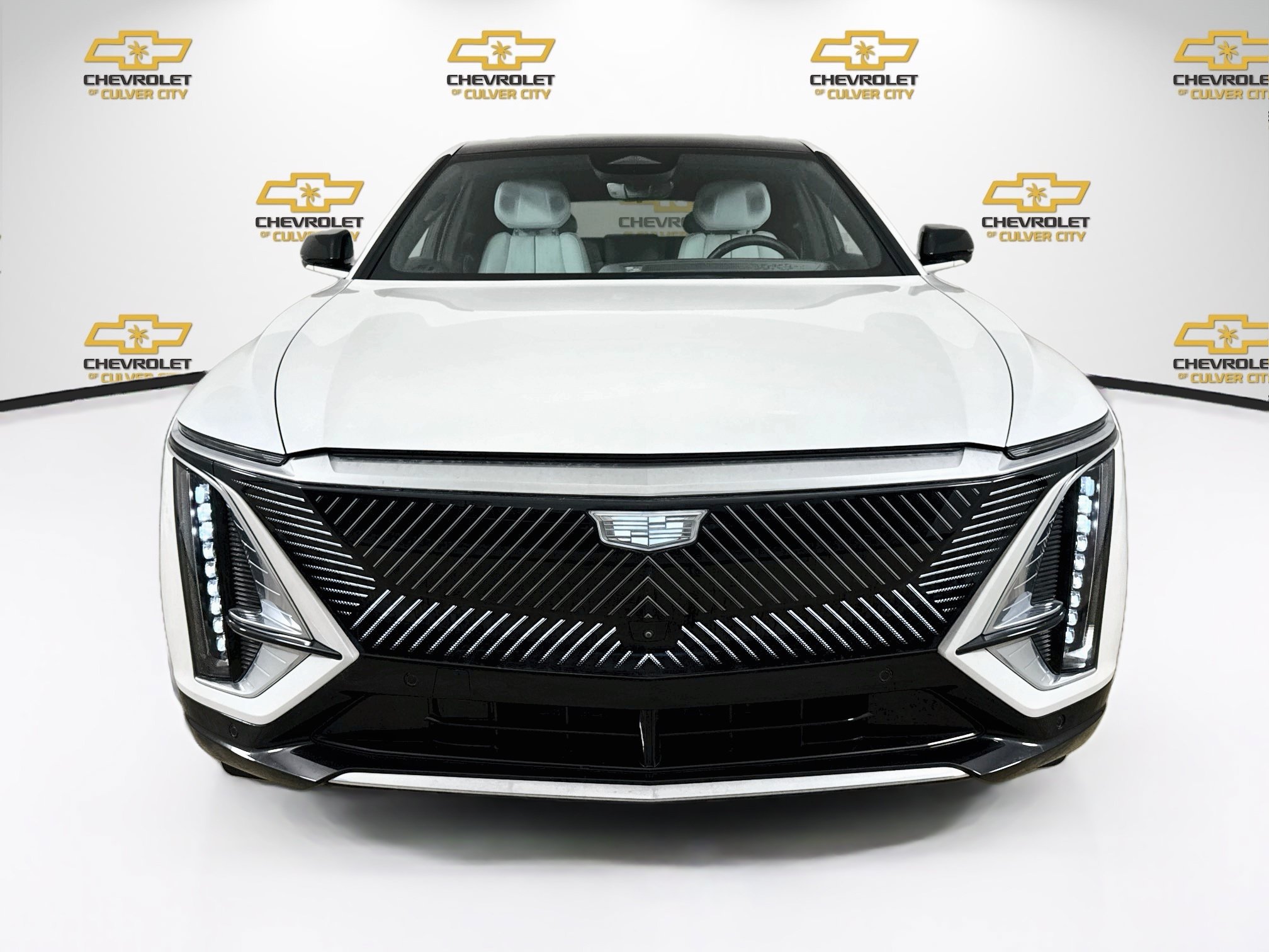 Used 2024 Cadillac Lyriq Luxury RWD image 2