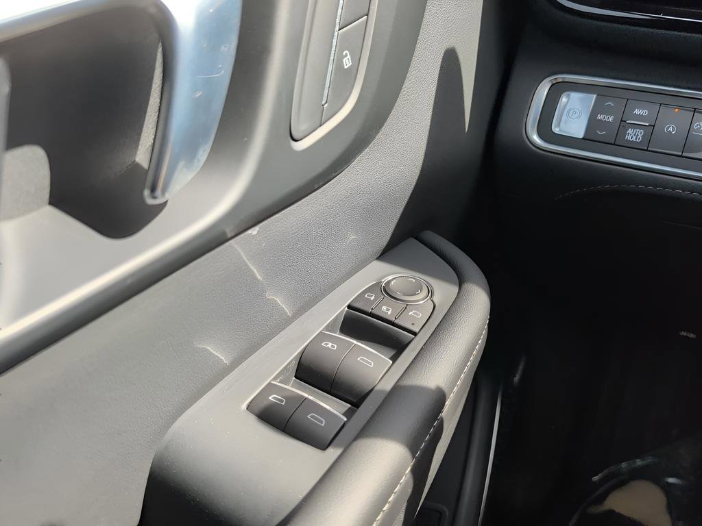 Used 2025 Buick Enclave Sport Touring image 13