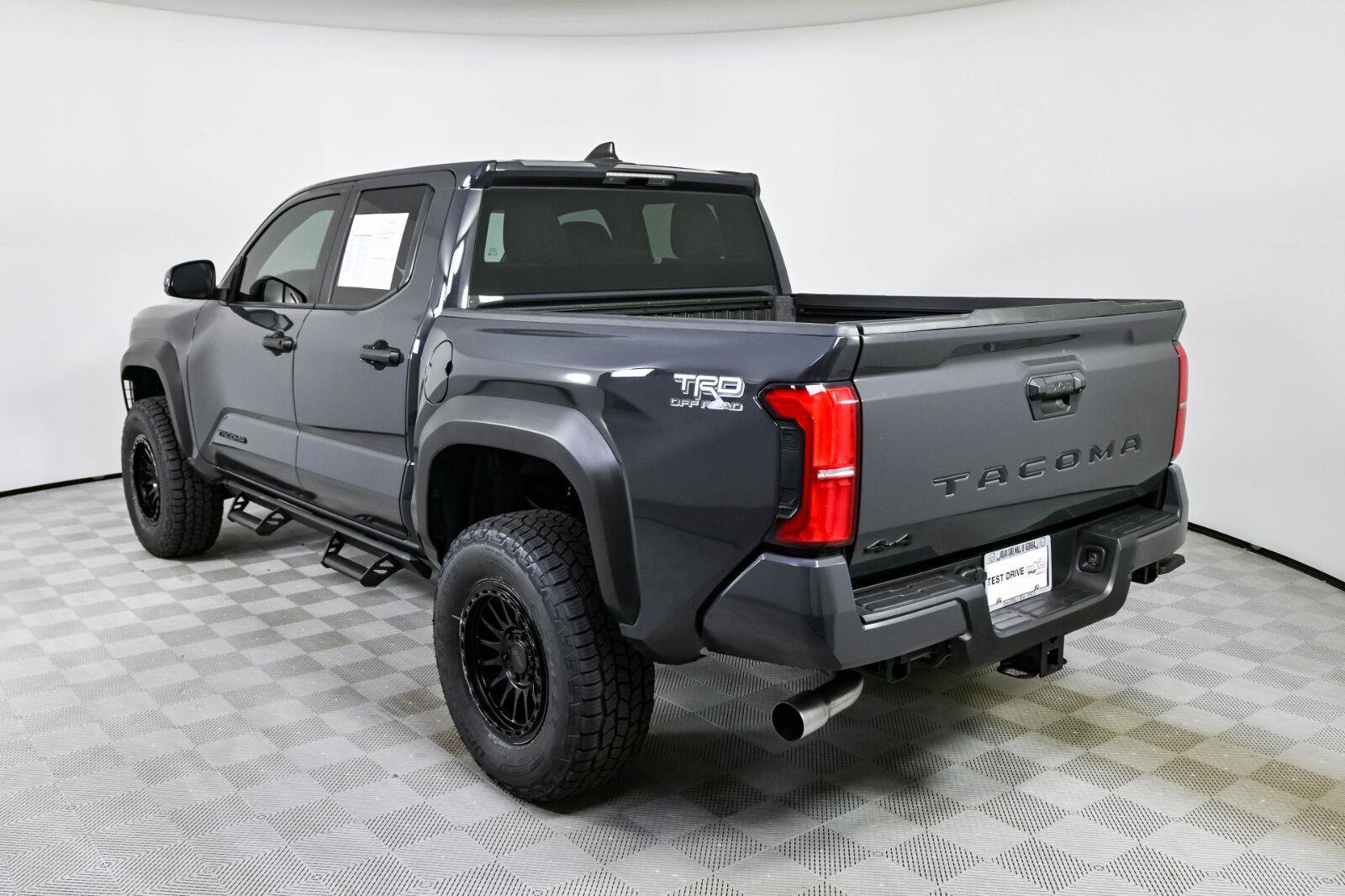Used 2025 Toyota Tacoma TRD Off-Road AWD/4WD image 3