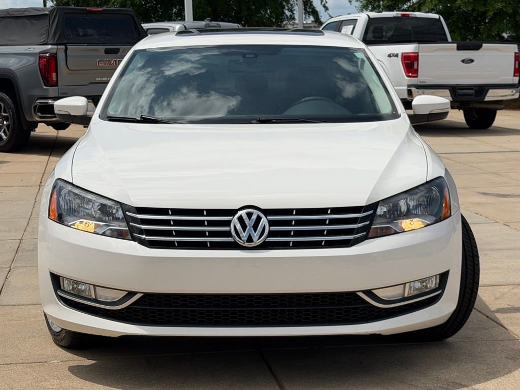 Used 2013 Volkswagen Passat TDI SEL Premium image 2