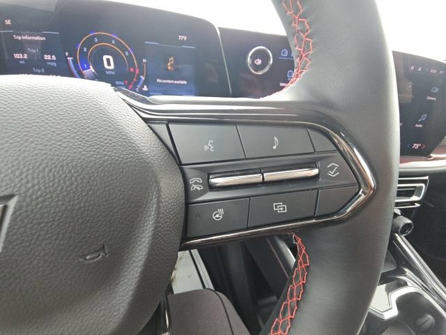 Used 2024 Chevrolet Traverse RS FWD image 19