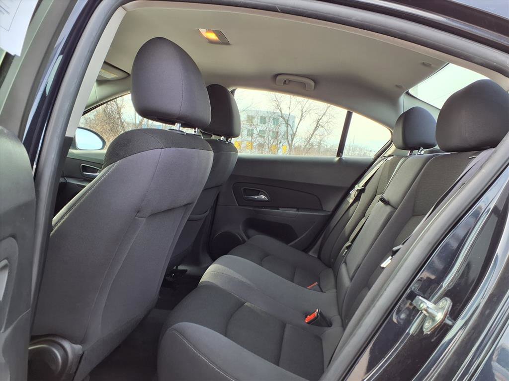 Used 2015 Chevrolet Cruze LT image 23