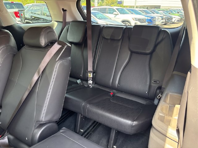 Used 2025 Kia Carnival FWD image 20