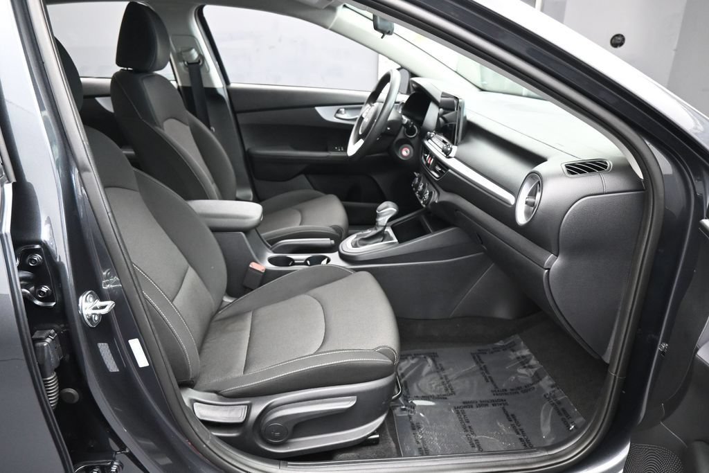 Used 2024 Kia Forte LX FWD image 35
