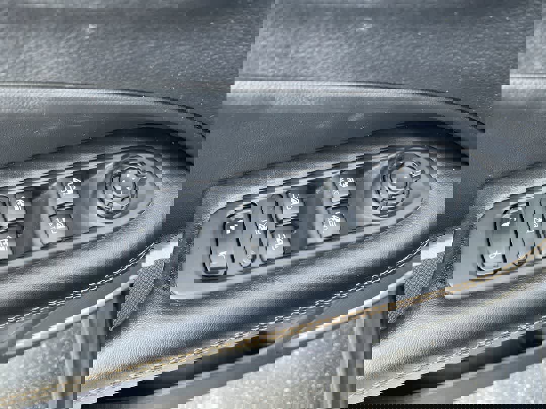 Used 2018 Jeep Compass Limited w/ Navigation Group image 13