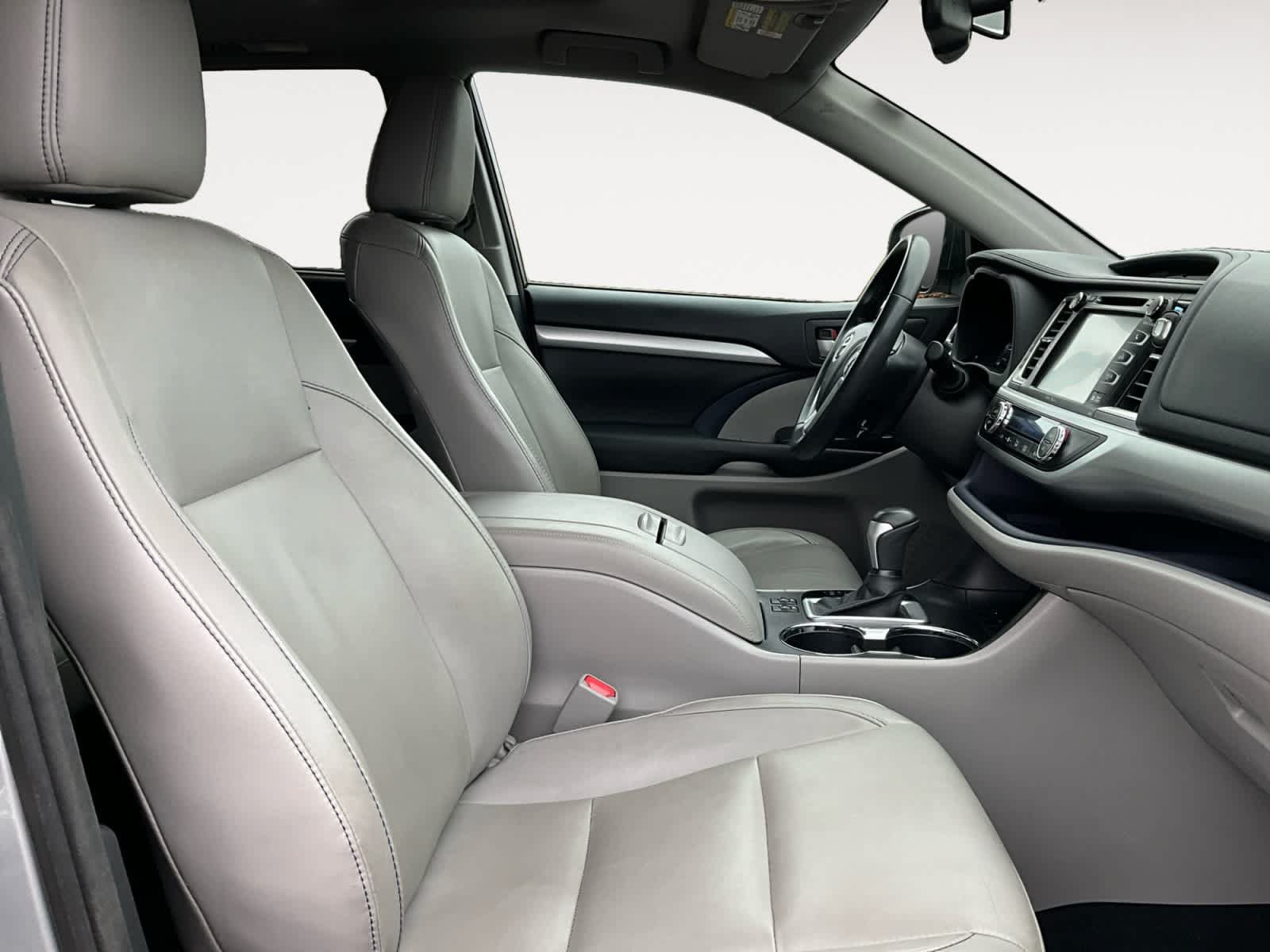 Used 2015 Toyota Highlander XLE FWD image 15