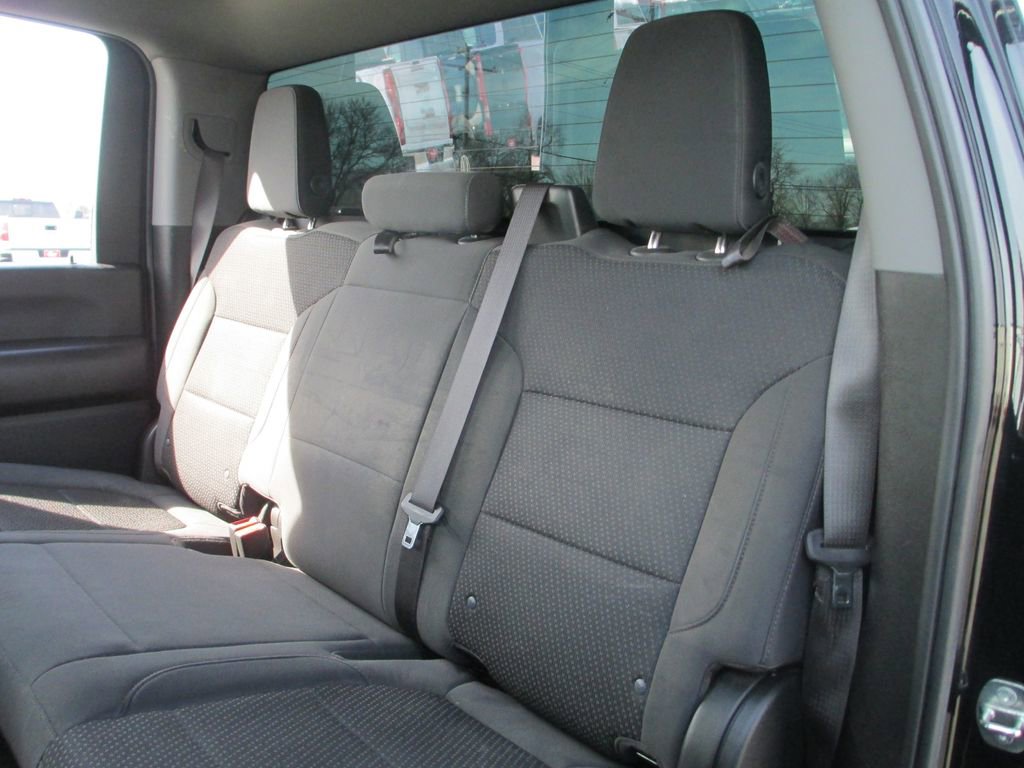 Used 2022 Chevrolet Silverado 2500 Custom w/ Custom Convenience Package image 17