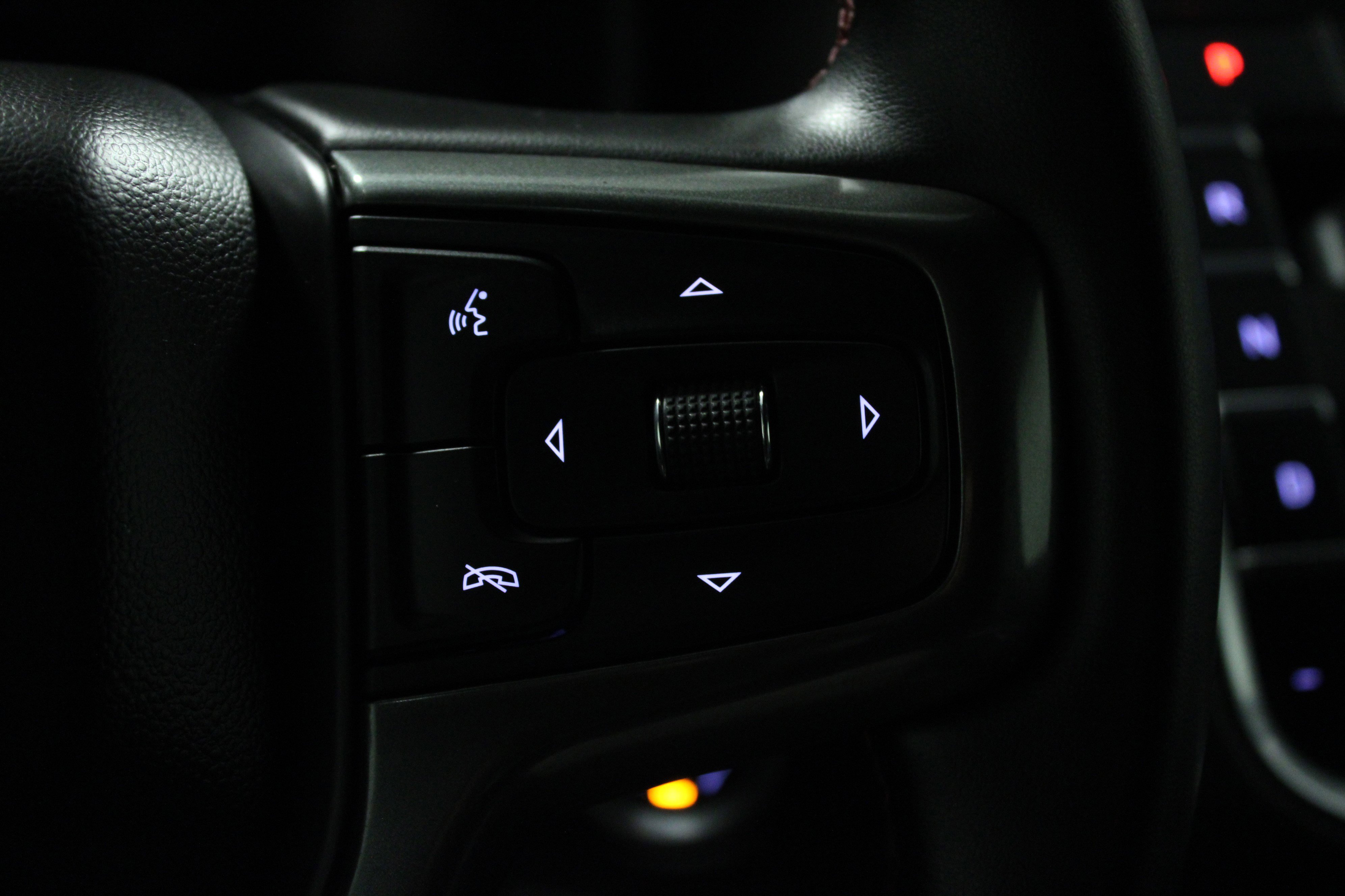 Used 2023 Chevrolet Suburban RST AWD/4WD image 22