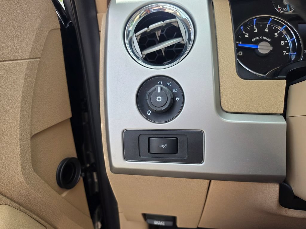 Used 2014 Ford F150 King Ranch w/ King Ranch Luxury Package RWD image 21