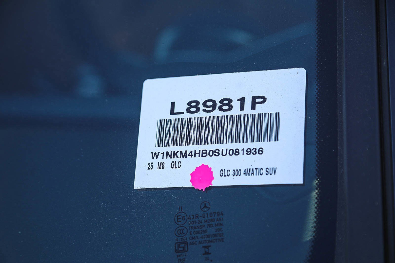 Used 2025 Mercedes-Benz GLC 300 4MATIC image 27