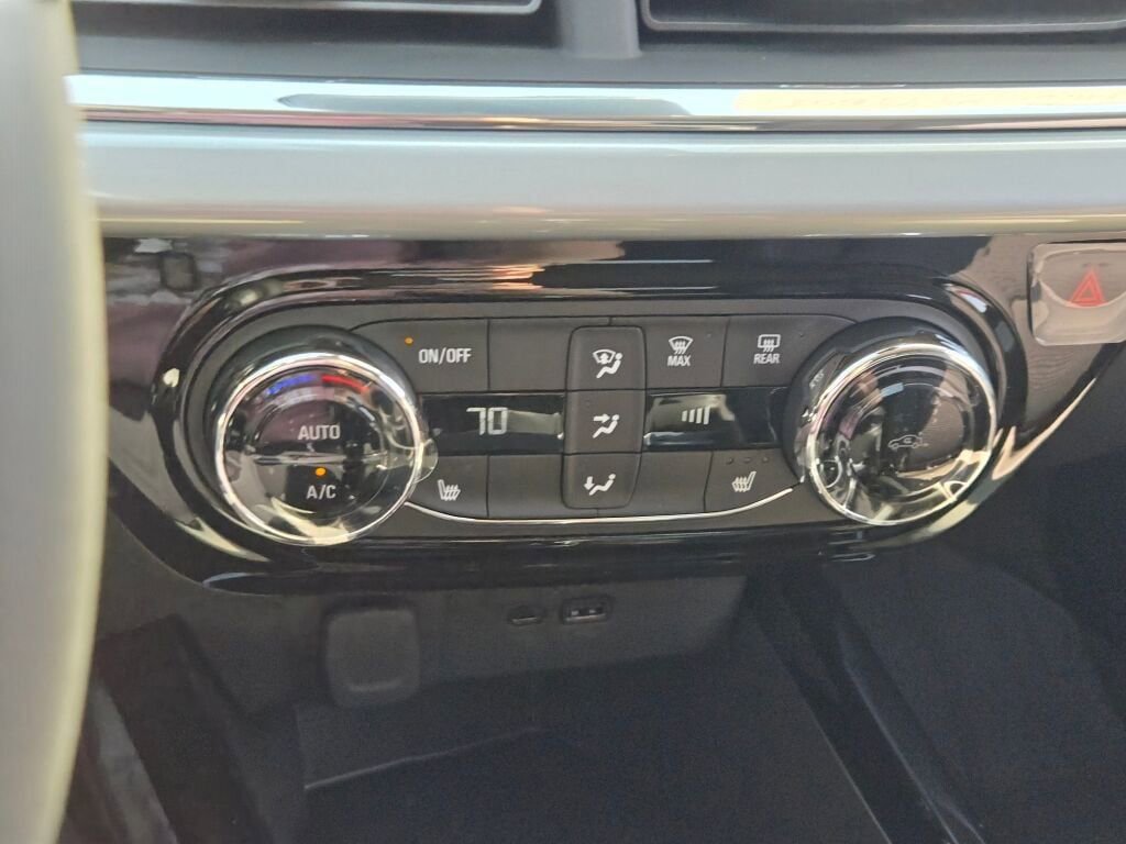 New 2026 Chevrolet Trax LT image 21