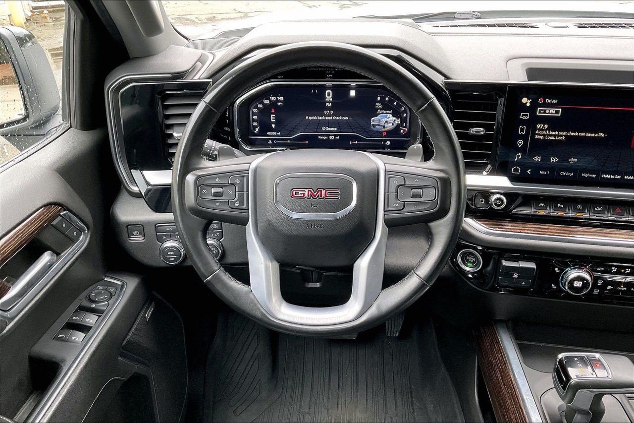 Used 2023 GMC Sierra 1500 Elevation w/ Elevation Premium Package AWD/4WD image 9
