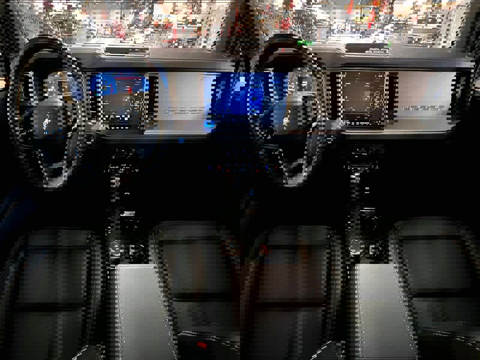 Used 2025 Ford Bronco Outer Banks image 21