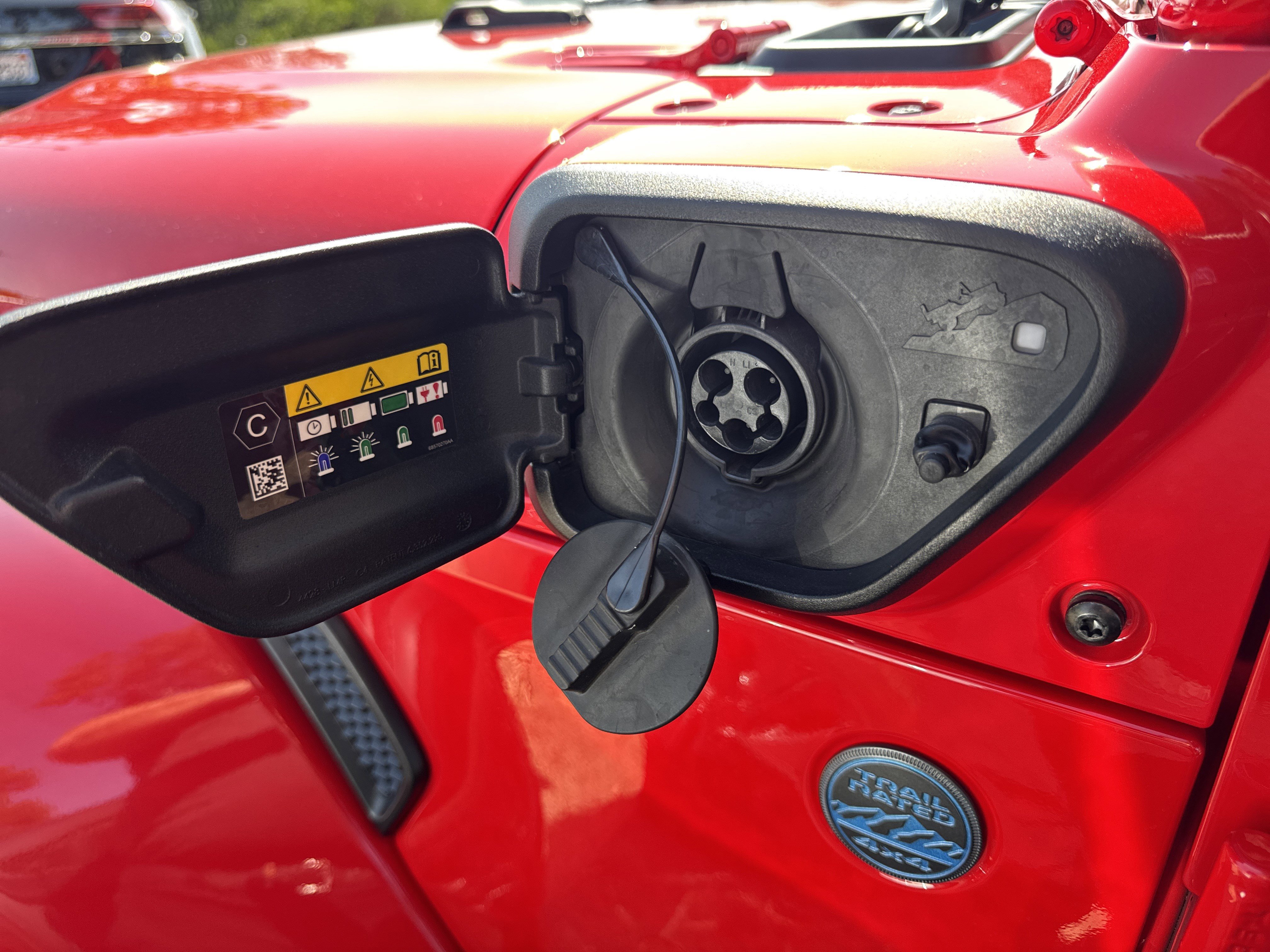 Used 2025 Jeep Wrangler Sahara w/ Safety Group image 43