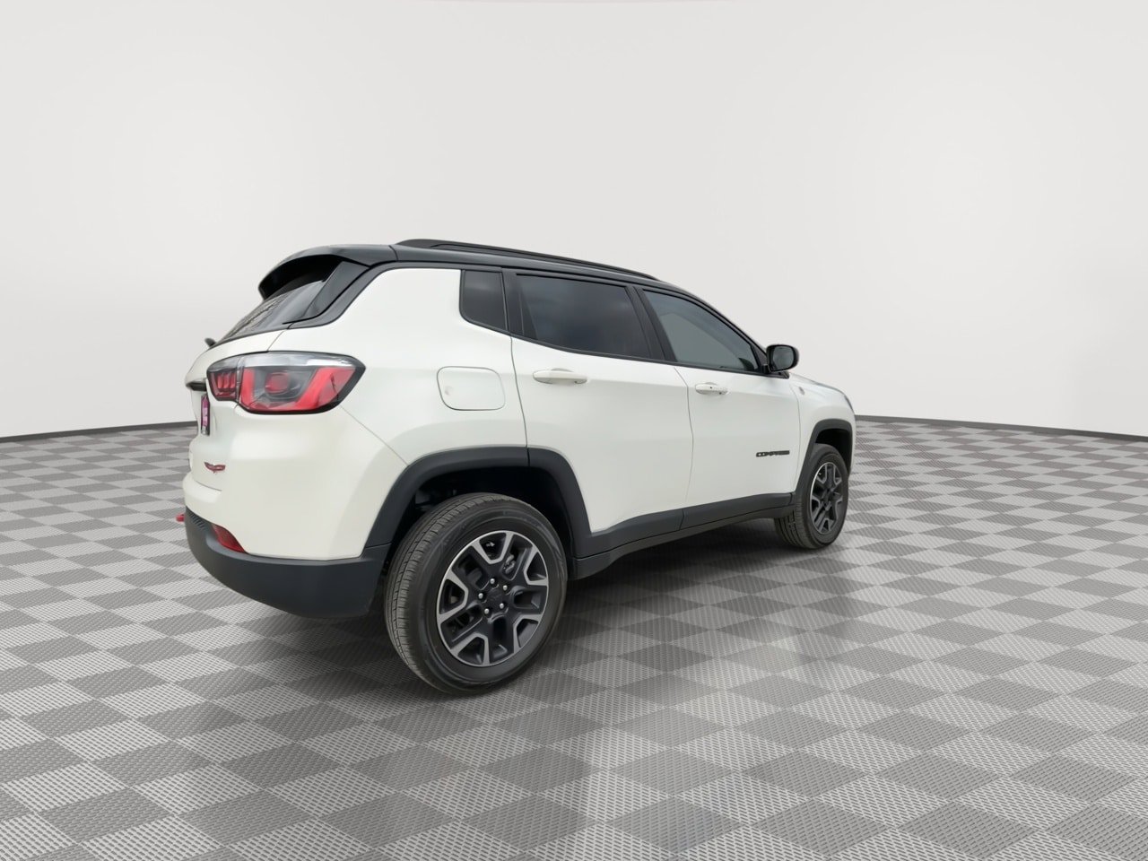 Used 2018 Jeep Compass Trailhawk w/ Cold Weather Group AWD/4WD image 8