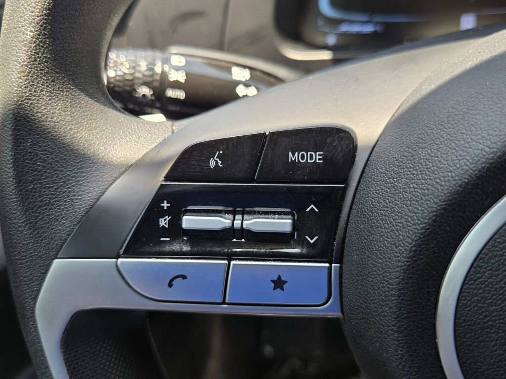 Used 2024 Hyundai Elantra SE FWD image 23