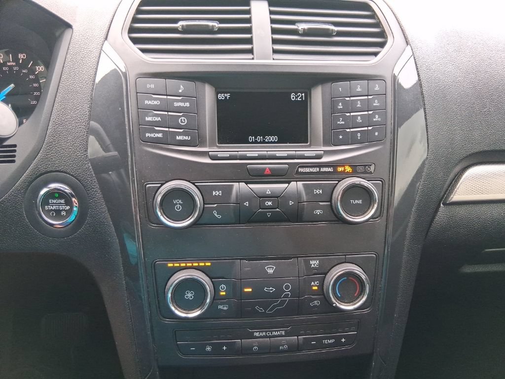 Used 2018 Ford Explorer XLT FWD image 31