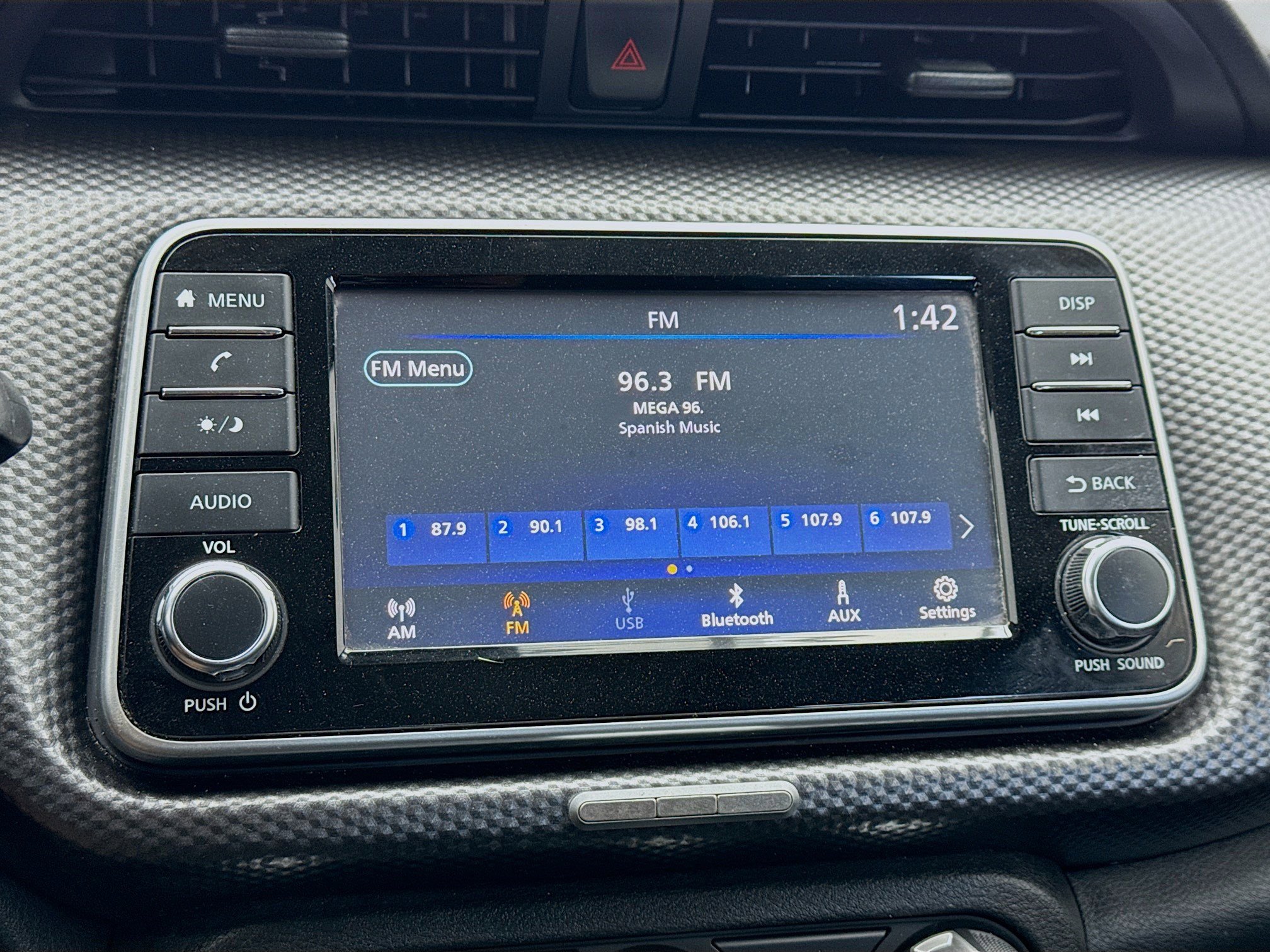 Used 2020 Nissan Kicks S FWD image 11