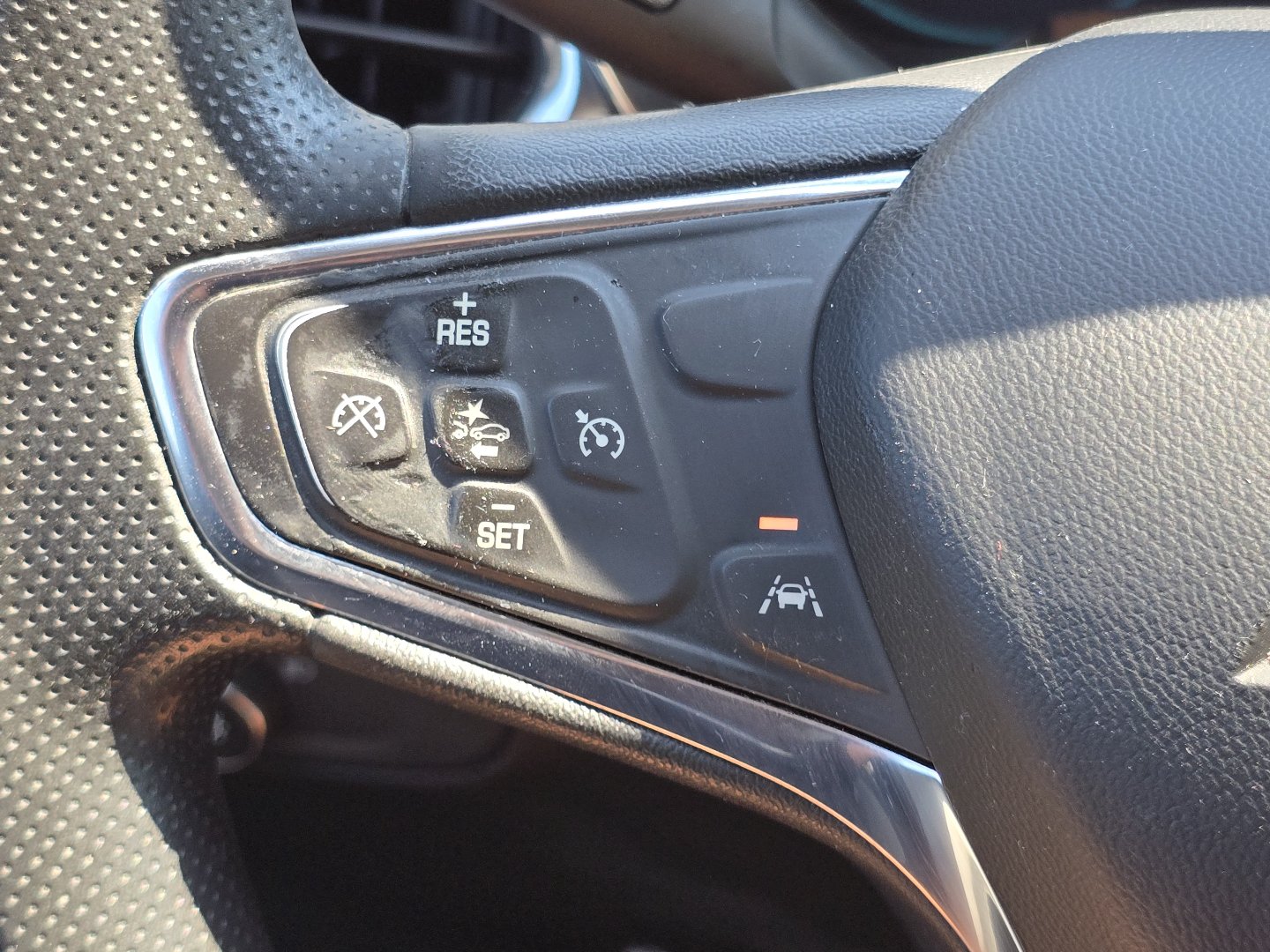 Certified 2021 Chevrolet Equinox LS w/ LS Convenience Package FWD image 11