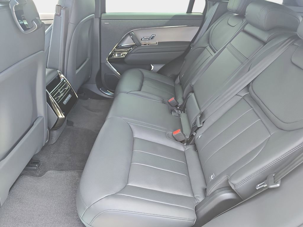 New 2026 Land Rover Range Rover Sport Dynamic SE AWD/4WD image 15