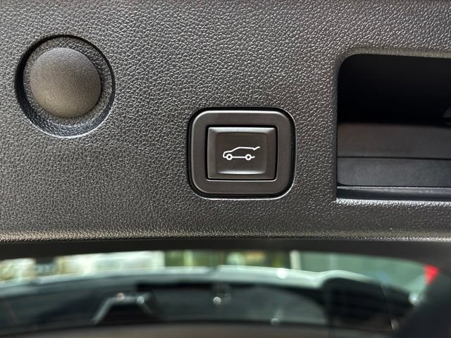 Used 2025 Chevrolet Equinox RS w/ Safety and Technology Package FWD image 30