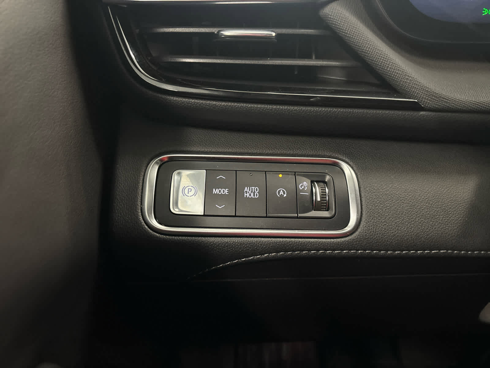 Used 2025 Buick Enclave Sport Touring w/ Power Package FWD image 33