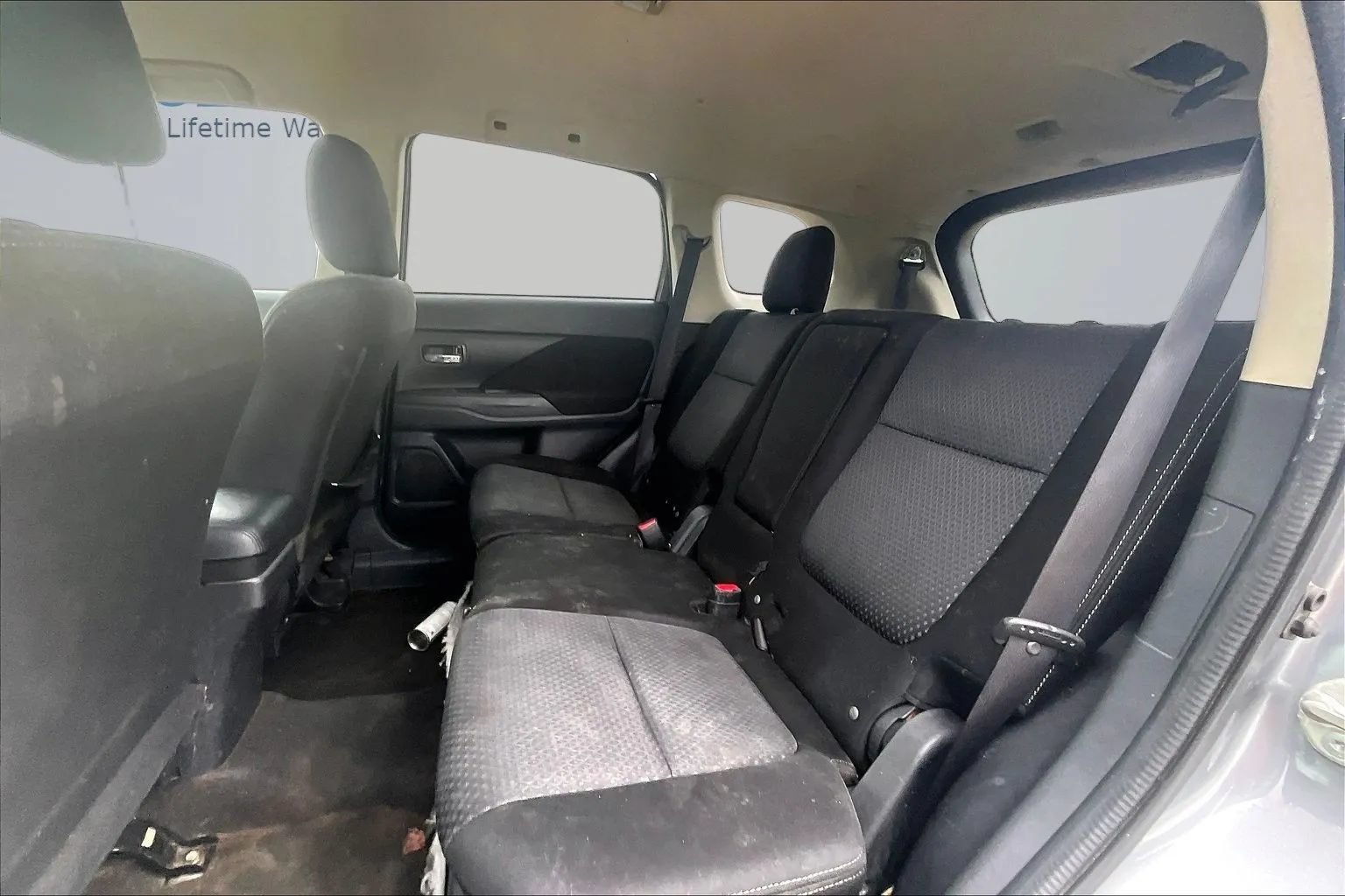 Used 2018 Mitsubishi Outlander SE AWD/4WD image 26