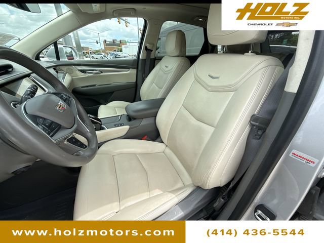 Certified 2017 Cadillac XT5 Premium Luxury w/ LPO, Wheel Lock Package AWD/4WD image 36