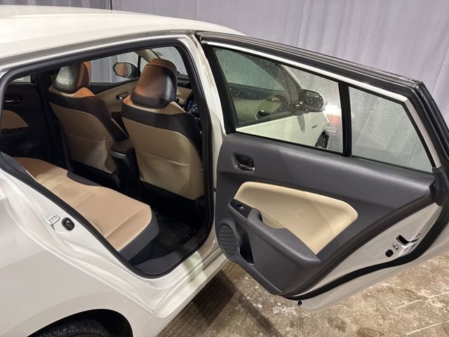 Used 2017 Toyota Prius Four w/ Advanced Technology Package image 24