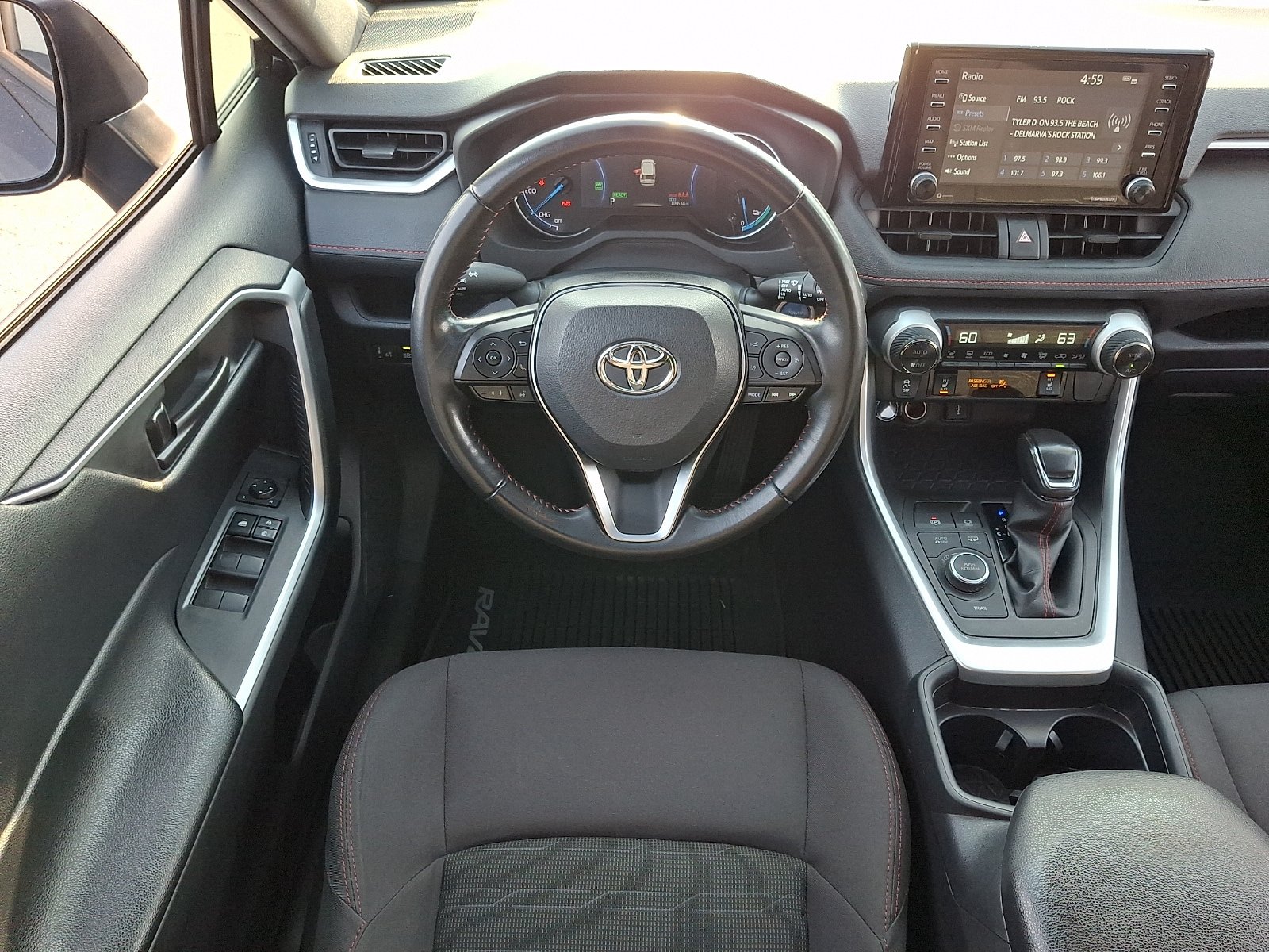 Used 2021 Toyota RAV4 SE w/ Weather & Moonroof Package AWD/4WD image 11