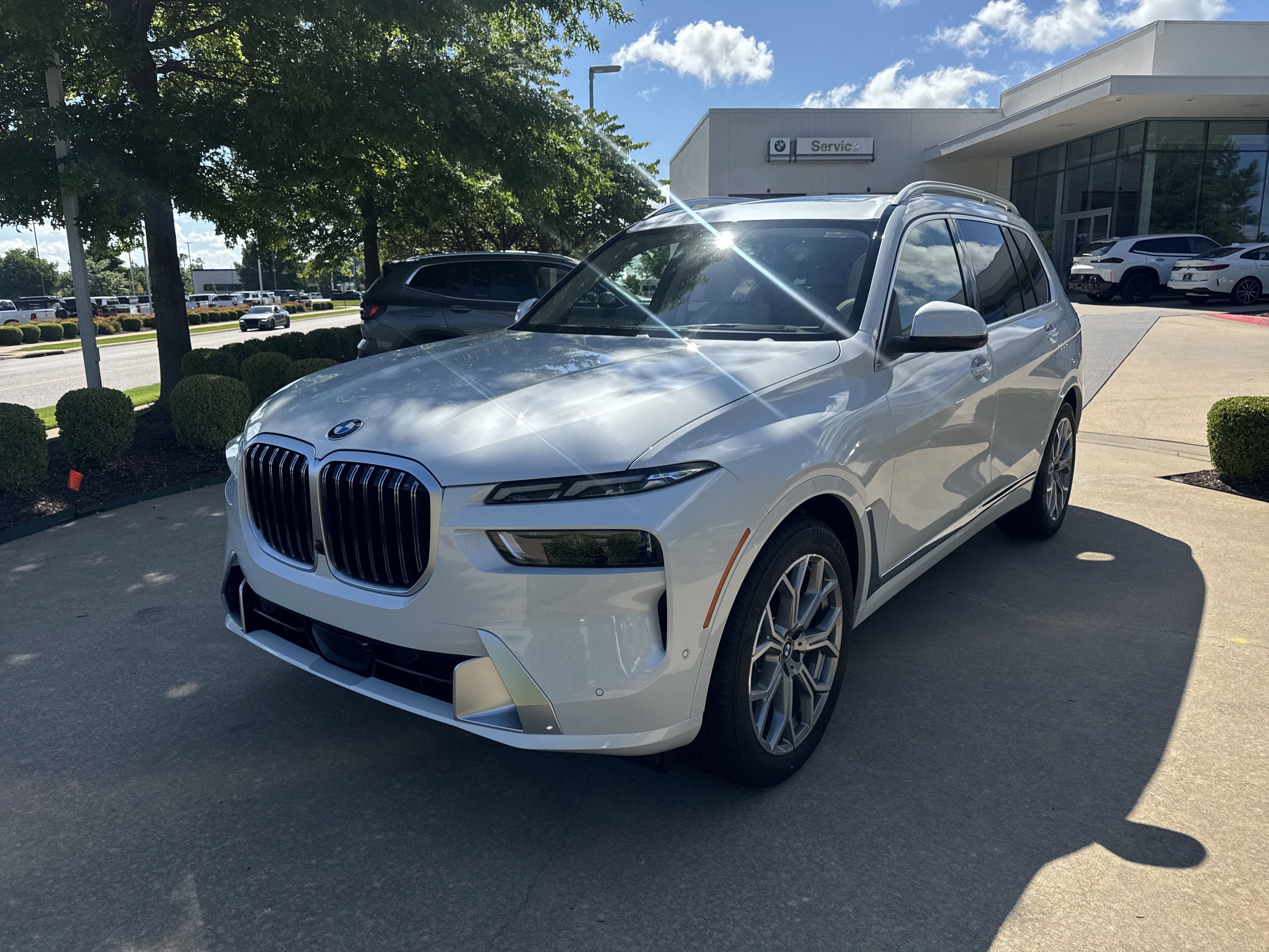 New 2026 BMW X7 xDrive40i w/ Premium Package