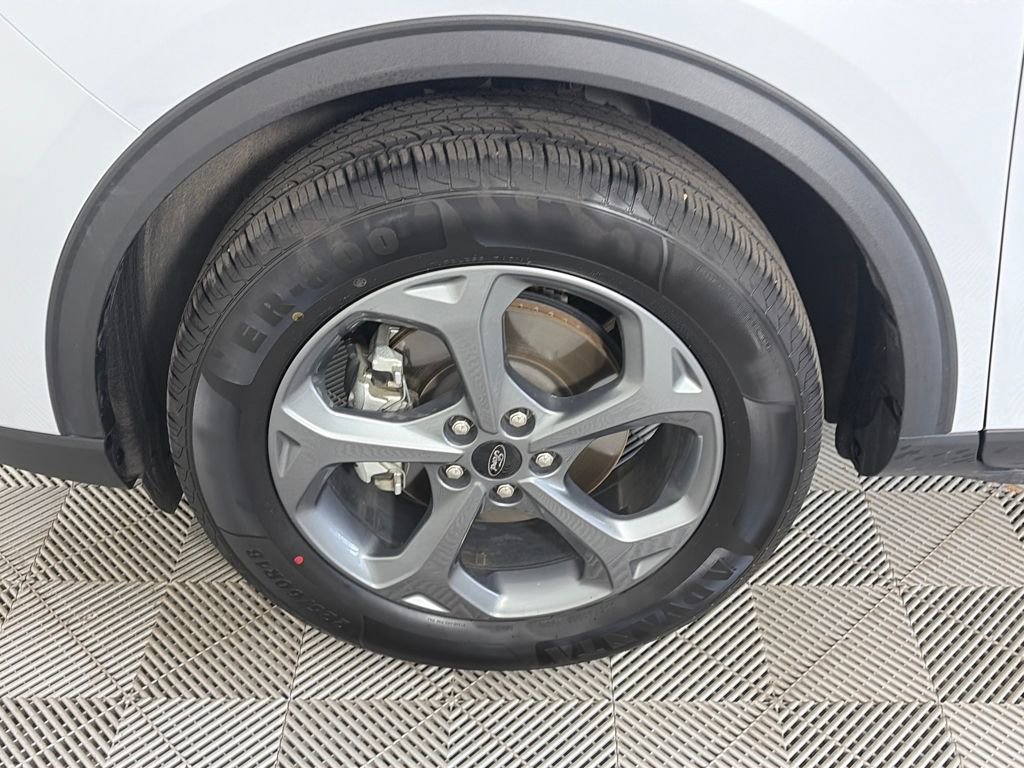 Certified 2025 Ford Escape ST-Line Select image 8