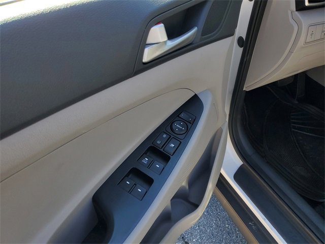 Used 2019 Hyundai Tucson SE image 9