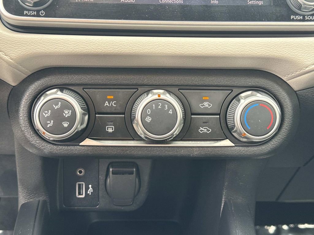 Certified 2021 Nissan Versa SV image 22